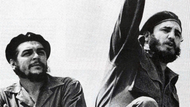 Che Guevara e Fidel Castro: o segundo enviou o companheiro da Revolução de 1959 para morrer na Bolívia. Cuba perdeu um político que contestava quase tudo internamente