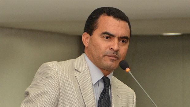 “A gestão atual se dedica apenas às principais ruas da cidade”