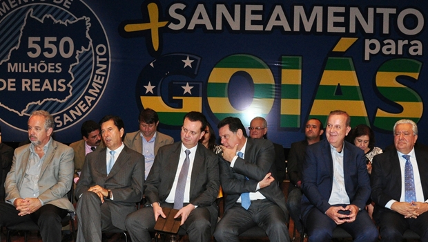 Governador Marconi Perillo, prefeitos Paulo Garcia e Maguito Vilela  | Foto: Walter Alves.