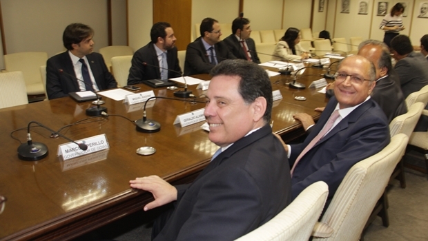 Marconi e o governador Geraldo Alckmin antes da reunião com o ministro | Foto: Marco Monteiro / Governo de Goiás