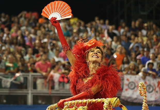 A atriz durante desfile da Mocidade Alegre, de São Paulo | Foto: Liga SP 