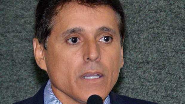 Deputado Nilton Franco: “No gabinete não cabem nem 5 servidores, imagine 65. Eles trabalham fora”