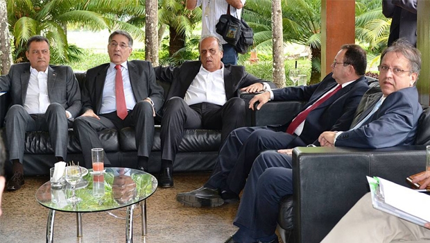 Marcelo Miranda (direita) e outros governadores: Estados estão em dificuldades financeiras e pedem ajuda à União