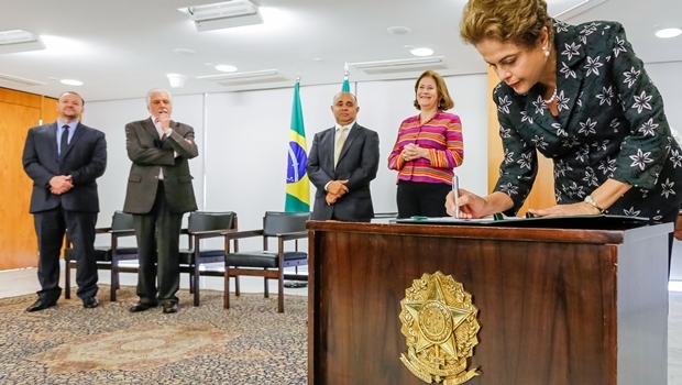 Anúncio foi feito durante assinatura de contratos de patrocínio da Caixa com dez clubes brasileiros | Foto: Ichiro Guerra/PR