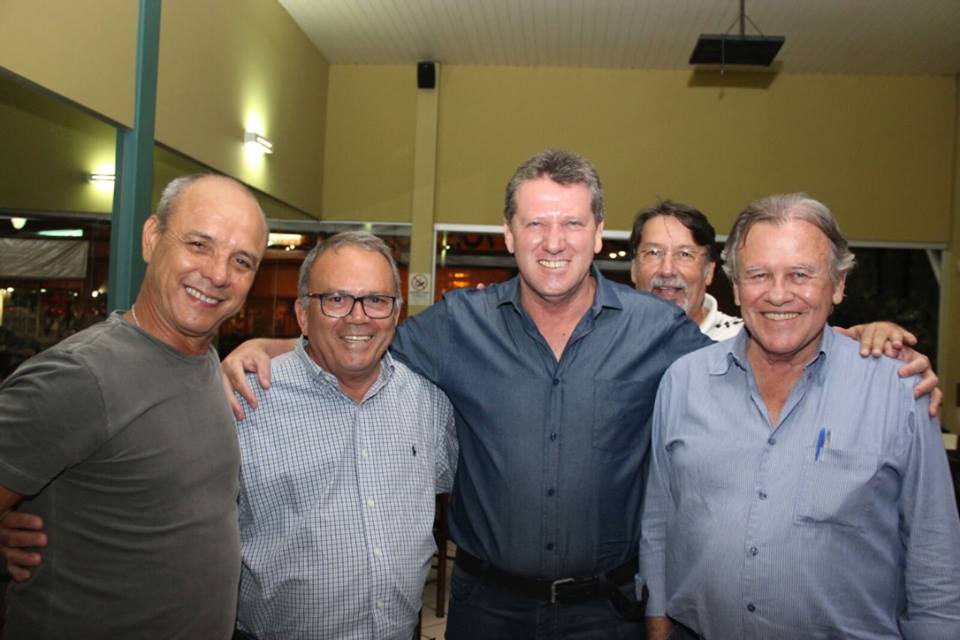 Vecci com históricos do PSDB encontro_historicos_vecci_psdb