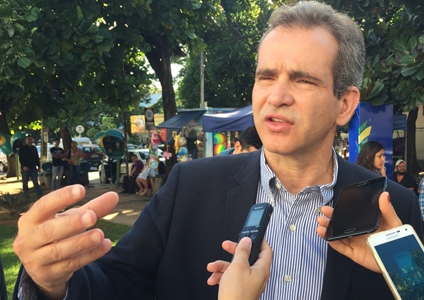 Secretário Leonardo VIlela durante coletiva de imprensa | Foto: Alexandre Parrode / Jornal Opção 