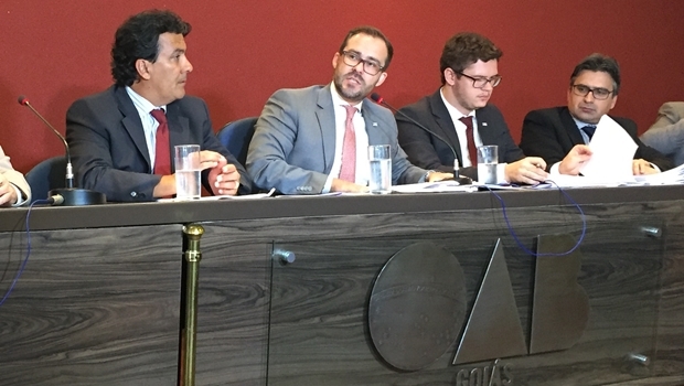 Presidente Lúcio Flávio concede entrevista coletiva na tarde desta terça-feira (26/1) | Foto: Alexandre Parrode / Jornal Opção 