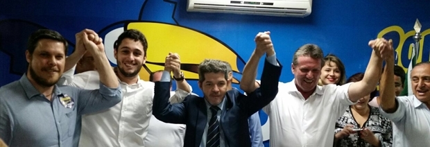 Presidente do PSDB Metropolitano, Rafael Lousa; presidente da Zonal 1, Renan Lobo; e os pré-candidatos: Delegado Waldir, Giuseppe Vecci e Anselmo Pereira