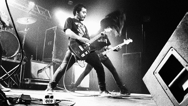 Nada de samba e marchinhas: noite no Martim é de rock. Na foto, Hellbenders no palco | Foto: Bruna Aidar/ Jornal Opção