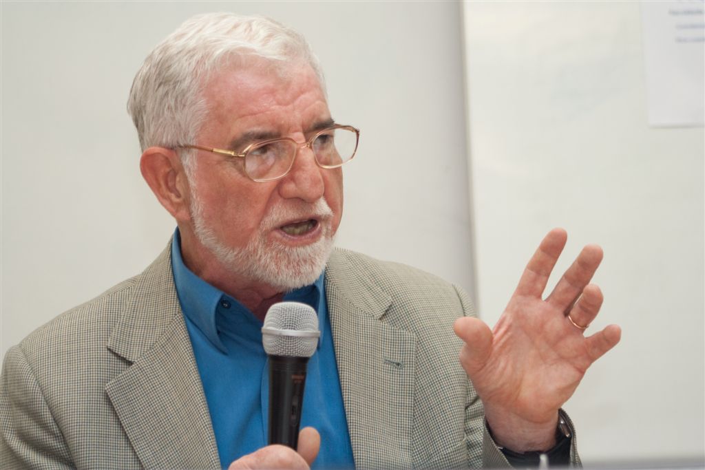 Professor e teórico José Carlos Libâneo: “O ensino não pode funcionar como um kit de sobrevivência para os mais pobres”