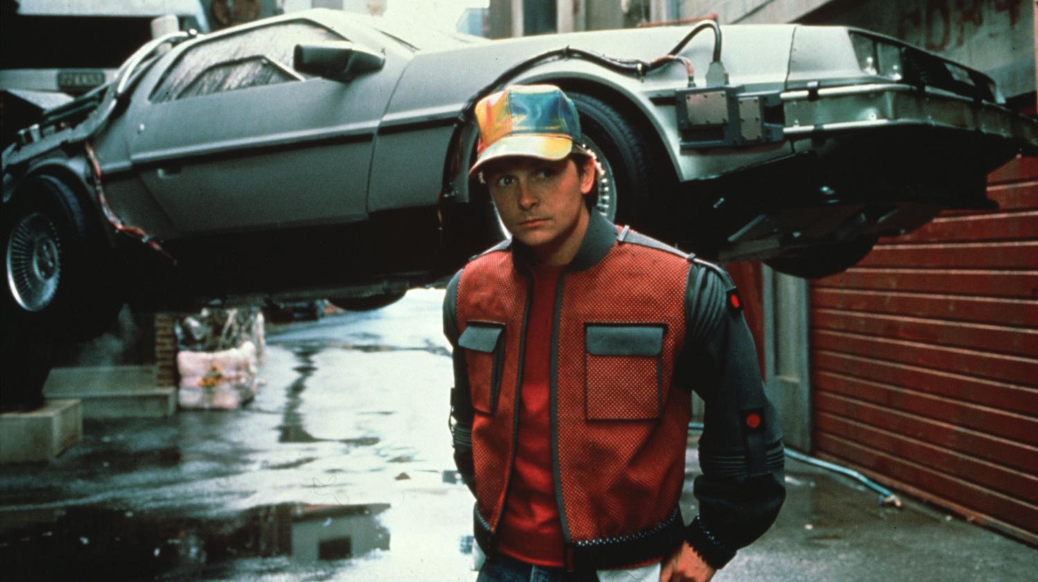 Marty McFly e o Delorean marcaram época. Tanto que podem ser apontados, no cinema, como o maior expoente da brincadeira artística com o tempo