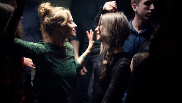 “Respire”, de Mélanie Laurent, conta a hisória de duas garotas, que se tornam amigas e se vêem numa situação-ápice, sem retorno | Fotos: Divulgação