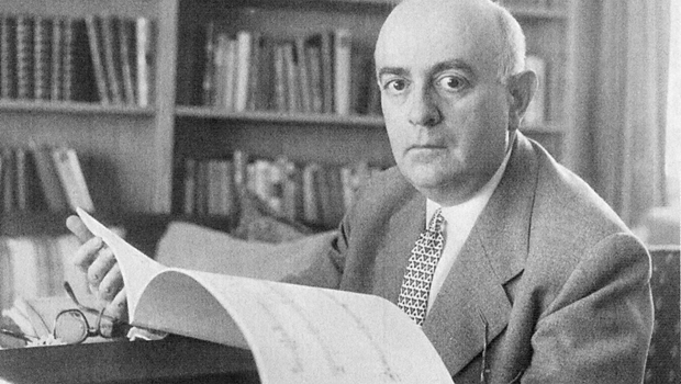Após regressar à Alemanha, Adorno volta aos EUA, onde desenvolveu uma pesquisa de interpretação da astrologia dos meios de comunicação de massa, uma espécie de “superstição de segunda mão” | Foto: Reprodução