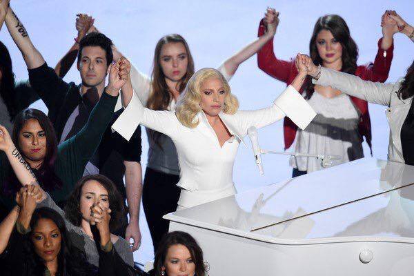 apresentacao-lady-gaga-oscar-2016