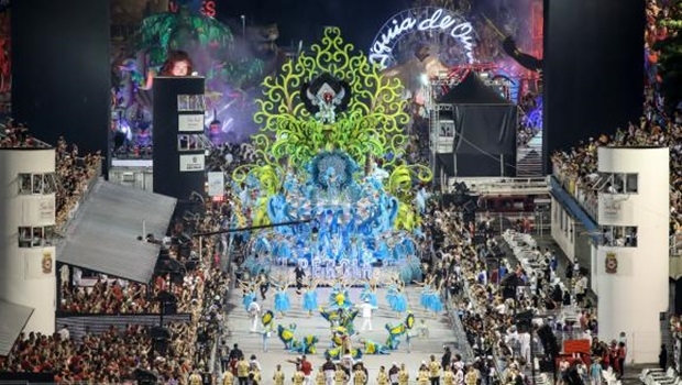 A Escola de Samba Pérola Negra abriu, o desfile de carnaval de São Paulo no Sambódromo do Anhembi, zona norte da capital paulista | Foto: Rafael Neddermeyer/ LIGASP
