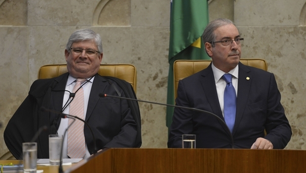 O procurador-geral da República, Rodrigo Janot, ignorou o presidente da Câmara, Eduardo Cunha (PMDB-RJ), ao cumprimentar as autoridades presentes à sessão de abertura dos trabalhos de 2016 do Supremo Tribunal Federal (STF) | Foto: José Cruz / Agência Brasil