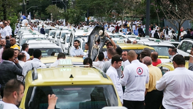 Protesto de taxistas em frente a Câmara Municipal de São Paulo | Foto: Paulo Pinto/ Fotos Públicas