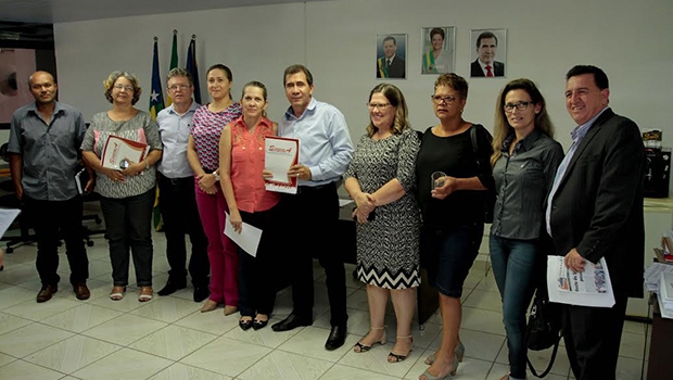 sindicatoprofessores-20160212-185153