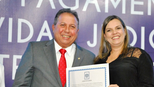 Ronaldo Eurípedes e vice-governadora Claudia Lelis: reconhecimento