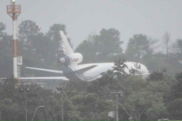 Avião pouso forçado em Brasil em março de 2016 20160307140606458310e