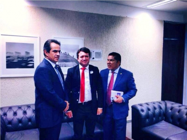 Ciro Nogueira Senador-Ciro-Nogueira-prefeito-Evandro-Magal-e-deputado-federal-Sandes-Júnior-FOTO-SECOM-CALDAS-NOVAS