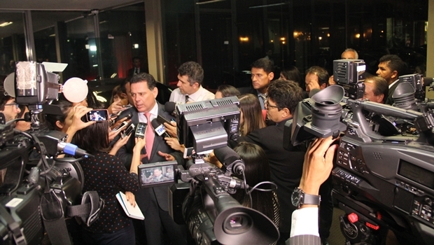 Ao sair da reunião dos governadores com o ministro Nelson Barbosa, Marconi Perillo (PSDB) comentou conteúdo da delação premiada de Delcídio Amaral | Foto: Gabinete de Imprensa