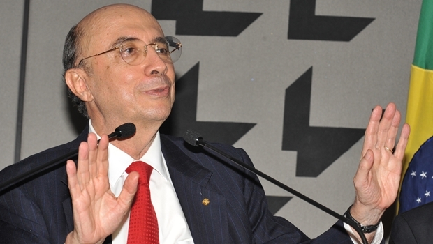 Brasília - O presidente do Banco Central, Henrique Meirelles, anuncia em entrevista que fica na presidência da instituição até o final do governo Lula