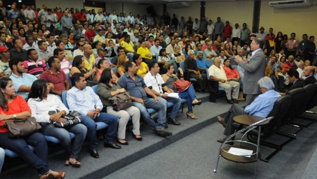 Governador Marcelo Miranda fala a prefeitos, vereadores e outros líderes municipais 