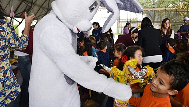 Campanha Páscoa Solidária repassa chocolates para 96 mil crianças. Foto: Karla Dudas/IPCC
