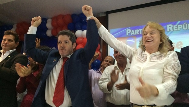 Deputado federal Waldir Soares e deputada federal Magda Mofatto durante convenção | Foto: Larissa Quixabeira/ Jornal Opção