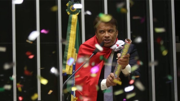 Wladimir Costa, o deputado do rojão de confetes: no Pará, é acusado de desvio de recursos da Secretaria de Esportes para a ONG que dirige | Foto: Antônio Barboza/Divulgação