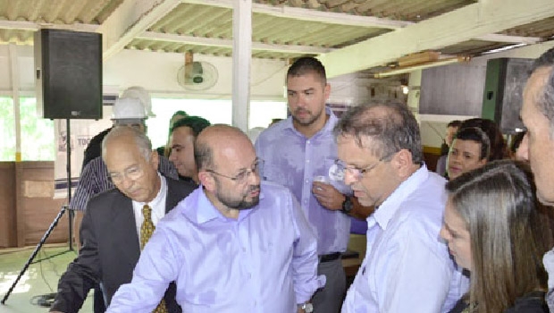 Governador Marcelo Miranda e secretário de Saúde, Marcos Musafir: retomando obra em unidade de saúde | Foto: Divulgação