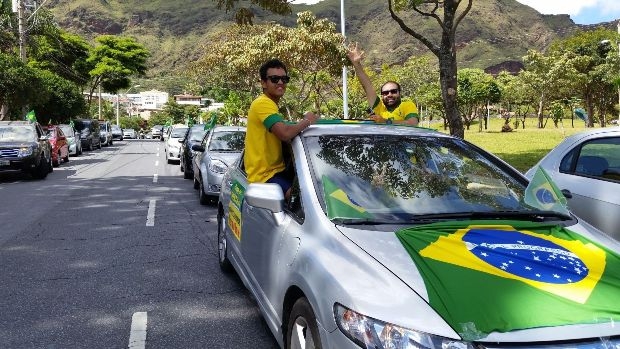 Carreata pró-impeachment aconteceu em ruas e avenidas de Belo Horizonte (MG) no sábado (16/4) | Foto: Léo Rodrigues/Agência Brasil