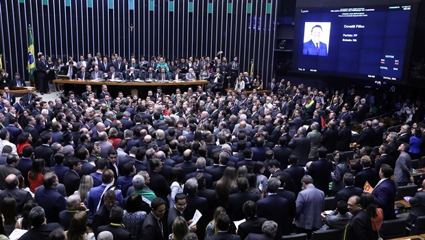 Plenário da Câmara dos Deputados fica lotado para aceitar a abertura do pedido de impeachment contra a presidente Dilma Rousseff (PT) | Foto: Reprodução/TV Câmara