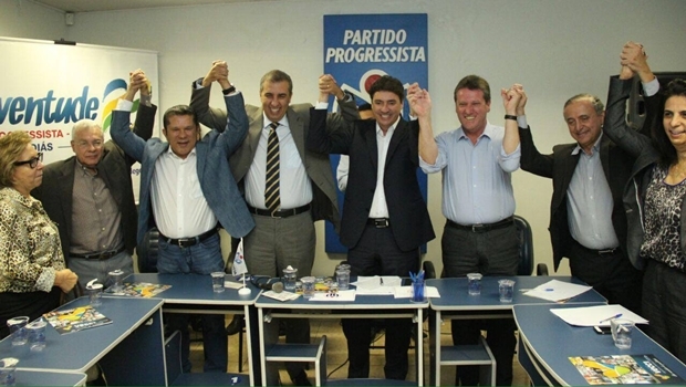 Políticos do PP, PSDB e outros partidos da base aliada do governador participam de evento na sede do Partido Progressista | Foto: Divulgação