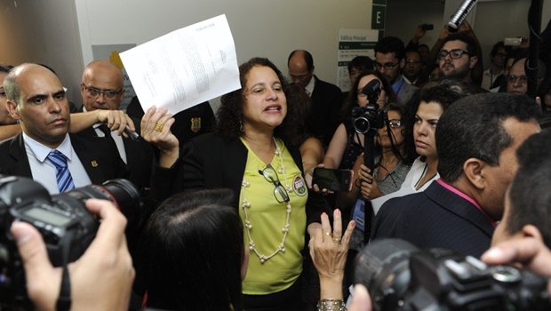 Deputada disse que ainda não há números fechados, mas que a oposição pode ter certeza que não conseguirá os 342 votos necessários | Foto: Lucio Bernardo Junior / Câmara dos Deputados
