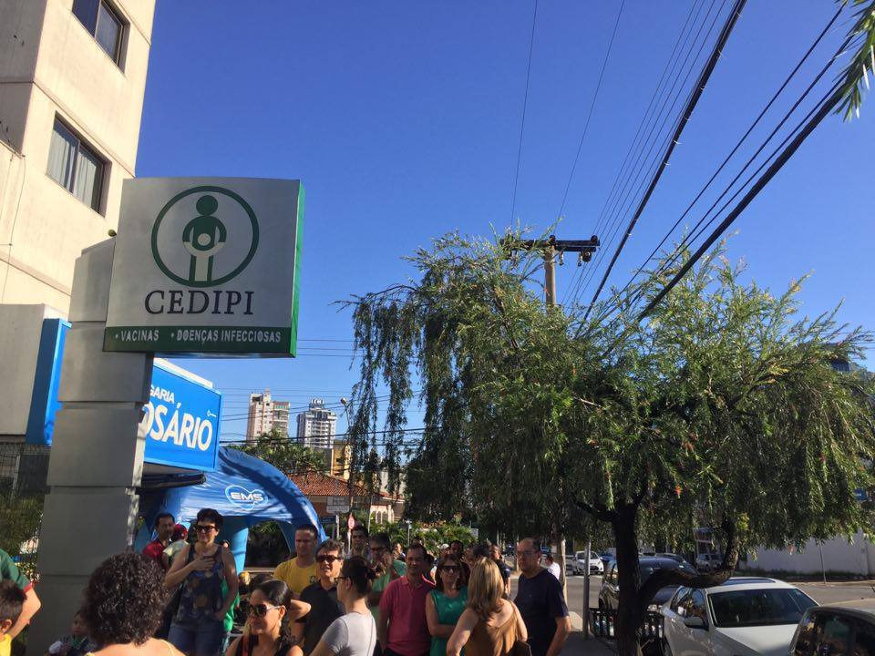 Vacina contra gripe 12527888_981987035219175_2097253271_n
