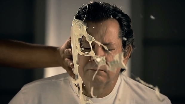 Vídeo do Sinpol-GO traz ator no papel de bandido fazendo deboche das forças policiais, segundo governador em exercício | Foto: Reprodução/YouTube