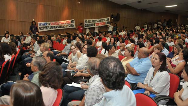 Manifestação em sessão do Consuni, na UFG: prática natural  do meio acadêmico | Divulgação