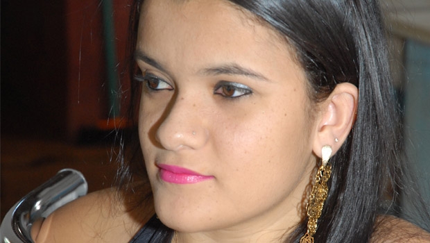 Separada da irmã Lorraine em 2000, Larissa Gonçalves cursa o 3º ano do ensino médio e quer fazer medicina: “Quer ser como dr. Zacharias”, diz a mãe | Arquivo pessoal