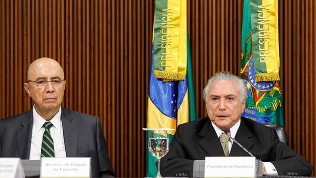 Ministro da Fazenda, Henrique Meirelles, e presidente Michel Temer: o governo diz que a reforma é essencial | Foto: Beto Barata/PR