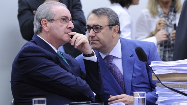 Eduardo Cunha e o advogado durante a sessão | Foto: Lúcio Bernardo Jr. / Agência Câmara