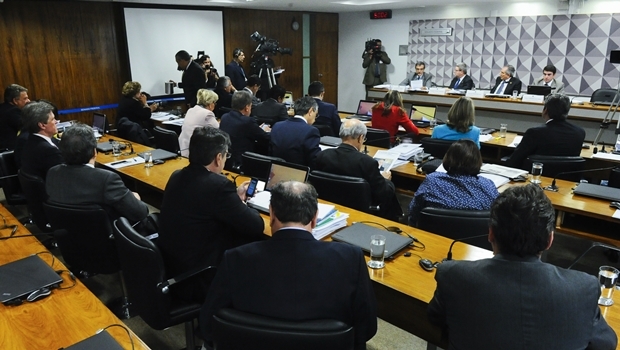 Comissão Especial do Impeachment vota Foto: Marcos Oliveira/Agência Senado