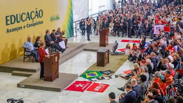 Brasília - DF, 09/05/2016. Presidenta Dilma Rousseff durante Cerimônia de anúncio de criação de novas universidades no Palácio do Planalto. Foto: Roberto Stuckert Filho/PR