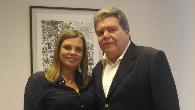 Vice-governadora do Tocantins, Cláudia Lelis (PV) em visita ao Ministro do Meio Ambienten Sarney Filho (PV) | Foto: Reprodução / Facebook