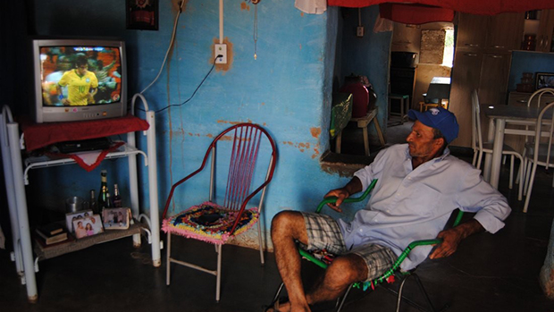 Contas de água, luz e gás comprometem o orçamento das famílias mais pobres