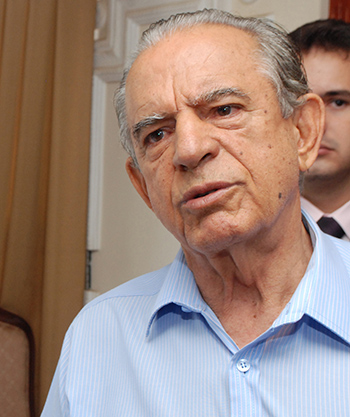 Iris Rezende: desta vez a dúvida sobre candidatar-se ou não parece não ser apenas jogo de cena | Foto: Renan Accioly