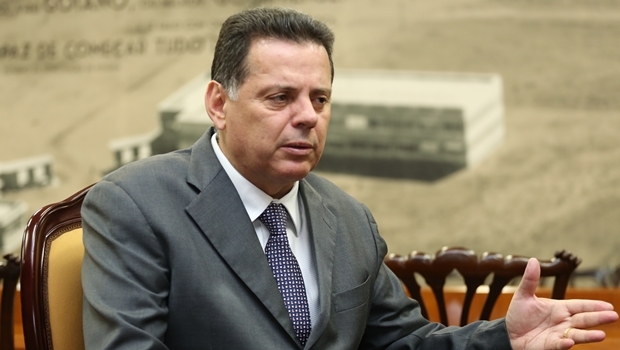 Governador Marconi Perillo em conversa com internautas, por meio das redes sociais | Foto: Divulgação