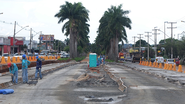 Obra do BRT em Goiânia: Paulo Garcia encarou o desafio de realizar algo para melhorar o transporte coletivo na cidade | Foto: Fernando Leite / Jornal Opção