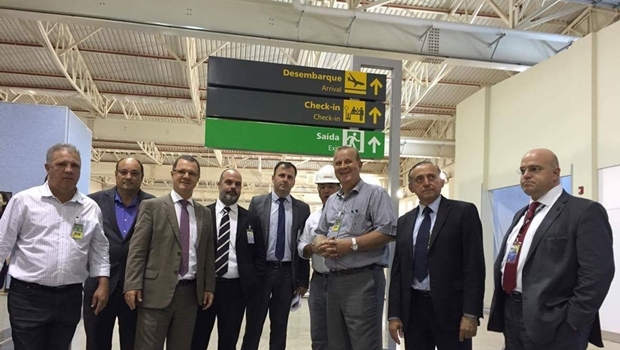 Prefeito Paulo Garcia e o ministro da Aviação Civil visitam o terminal | Foto: Humberto Silva 